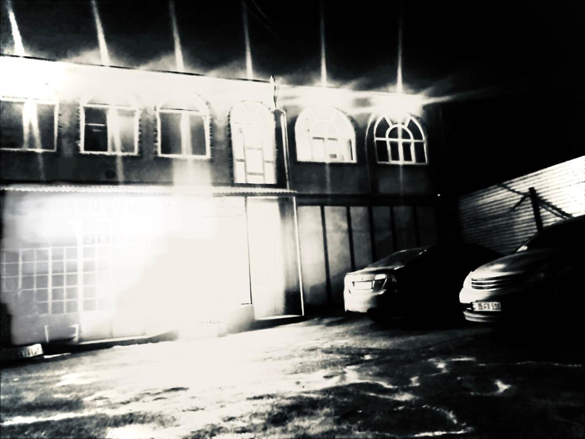 4 Friends Hostel Erivan Dış mekan fotoğraf